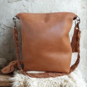 Go Forth Goods Crossbody Avery Slim Medium Honey Leather Bag